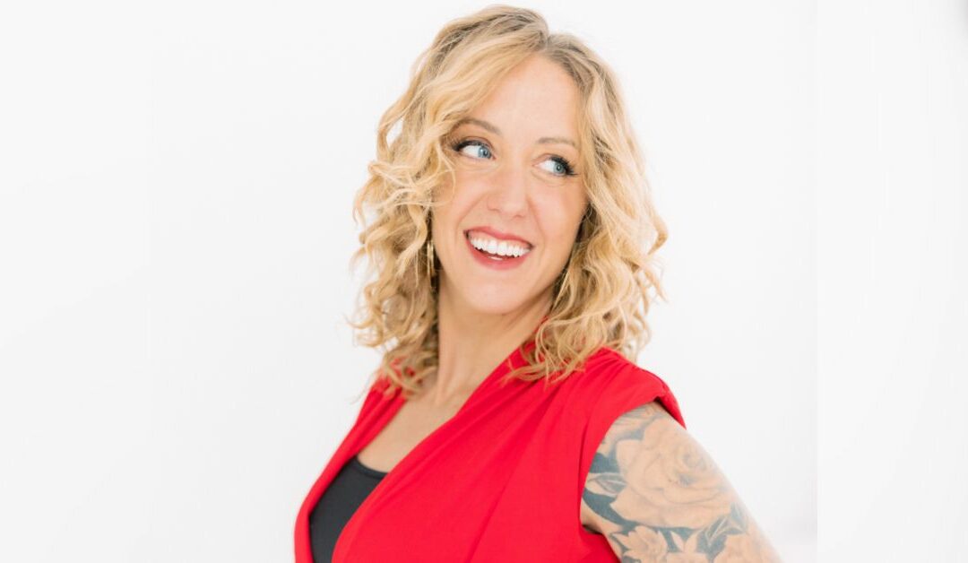 Ep #178: How to Structure Your Webinar for Maximum Conversions and Sales